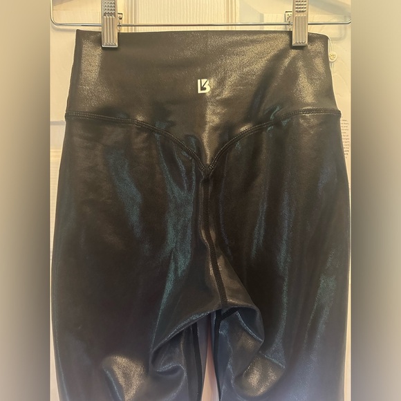 NWT Elysium BuffBunny Collection Sparkle Black and White Ombré Athletic leggings - Picture 6 of 7